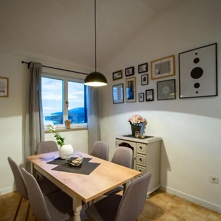 Nina Supetarska Draga