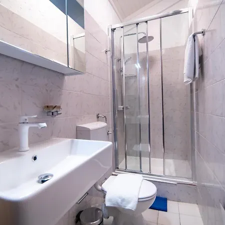 Nina Apartman