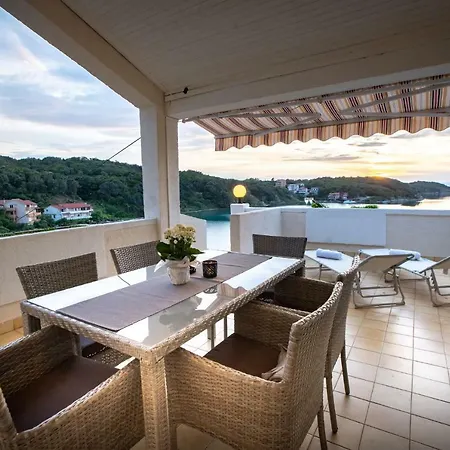 Nina Supetarska Draga