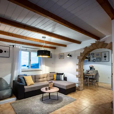 Nina Supetarska Draga