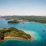 Nina * Supetarska Draga