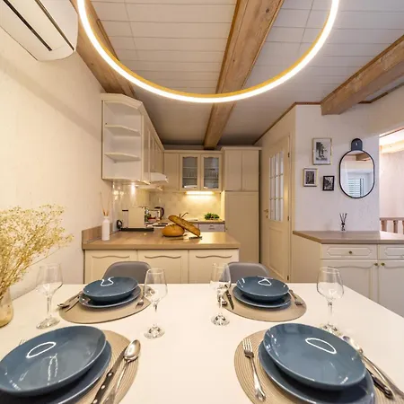 Apartament Nina *