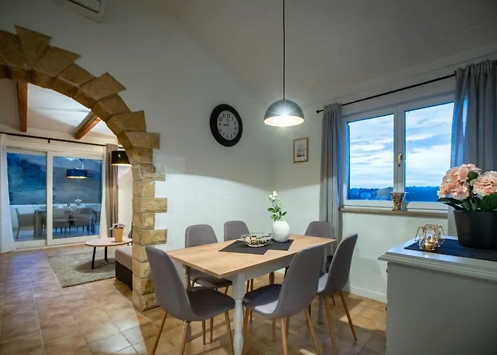 Nina * Supetarska Draga